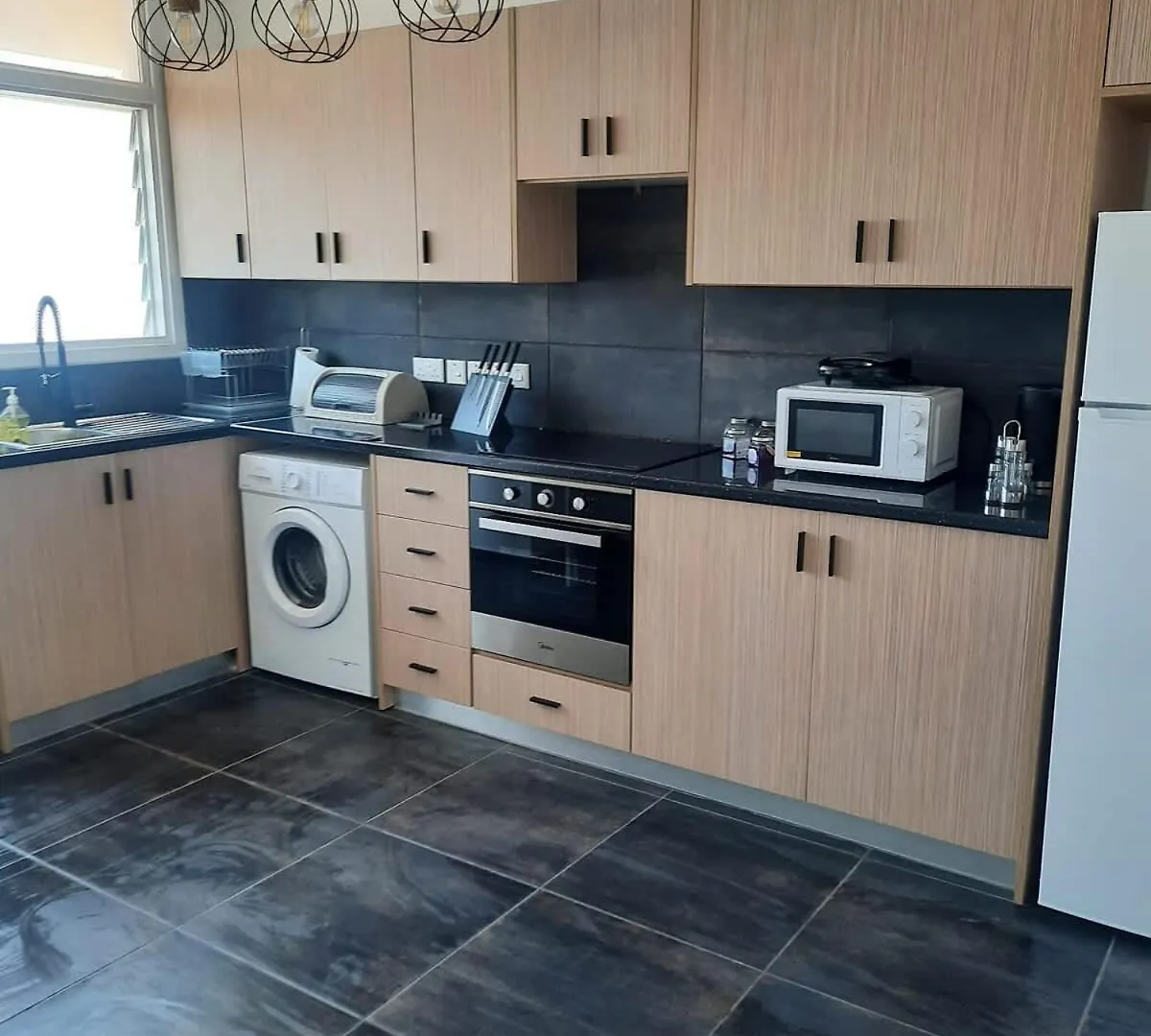לרנקה Modern 3Br Family Apartment In Quiet Drosia With Balcony קפריסין
